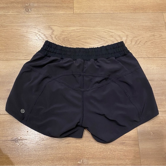 Lululemon | 4 Tracker Short II 2-way stretch. Black - Picture 4 of 8